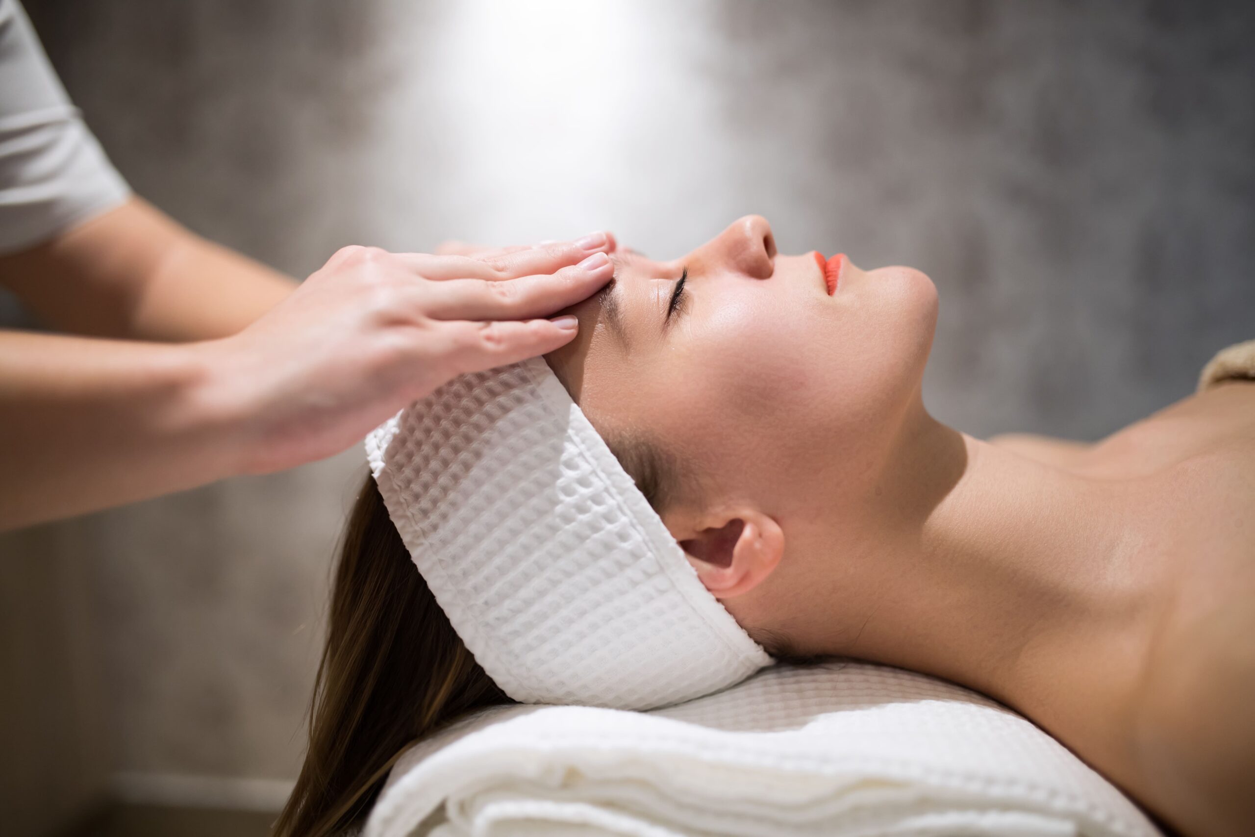 tratamiento-facial-facial-georgina-salon-beauty